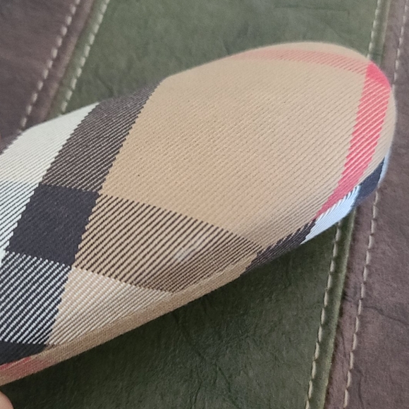 Burberry sunglasses case authentic monogram - Picture 3 of 8